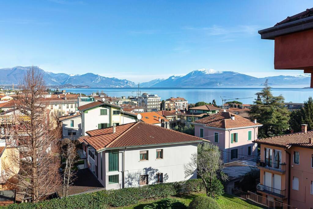 Garda Lake View Apartment Desenzano del Garda Buitenkant foto