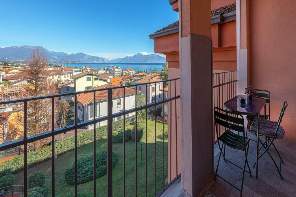 Garda Lake View Apartment Desenzano del Garda Buitenkant foto