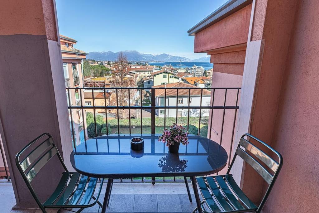 Garda Lake View Apartment Desenzano del Garda Buitenkant foto